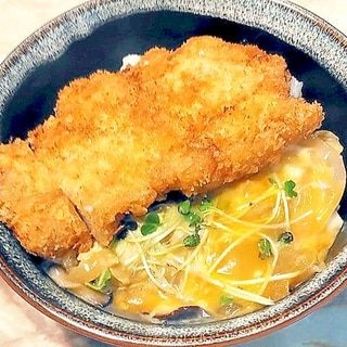 カツがサクサクのまま？とじないカツ丼♪